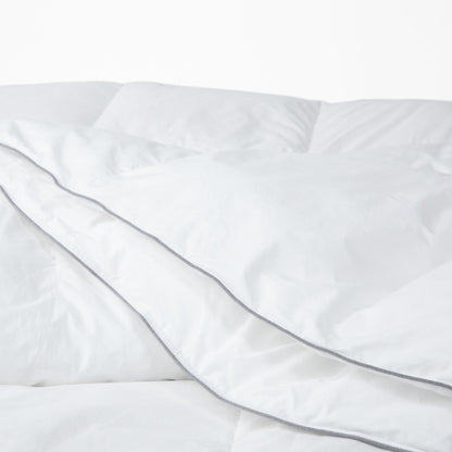 Close-up view of the Tuft and Needle Alternative Duvet Insert||weight:medium